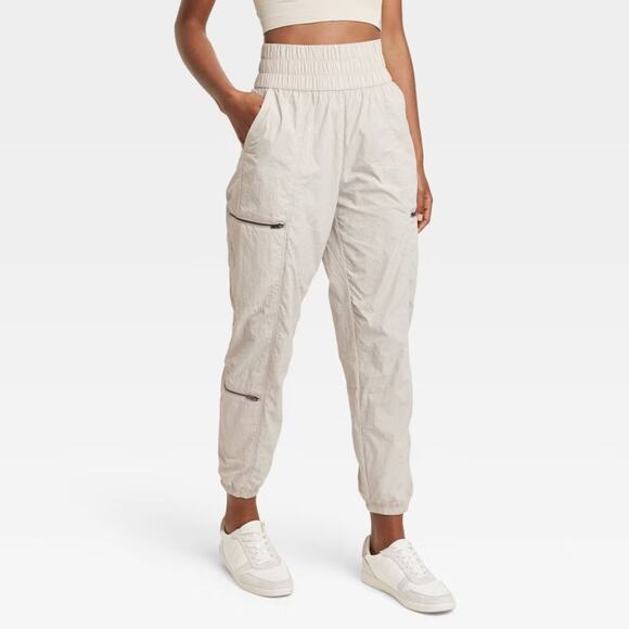 JoyLab Women's High Rise Relaxed Leg Full Cargo Pants Midweight Cream Size M - Picture 1 of 6